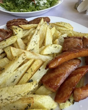 Pjatë me patate dhe llukanik
